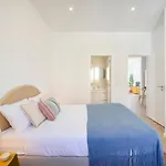 아파트 Sun & Sands Terrace Apts, By Timecooler *